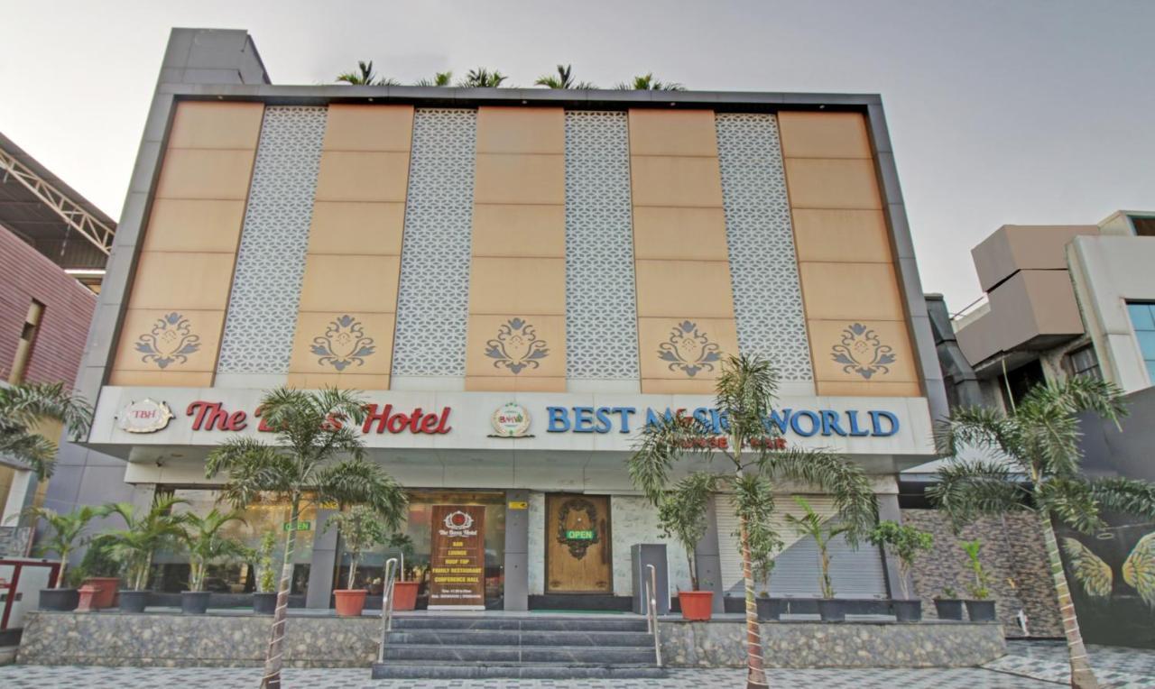 Treebo The Boss Hotel Rāipur Exterior foto