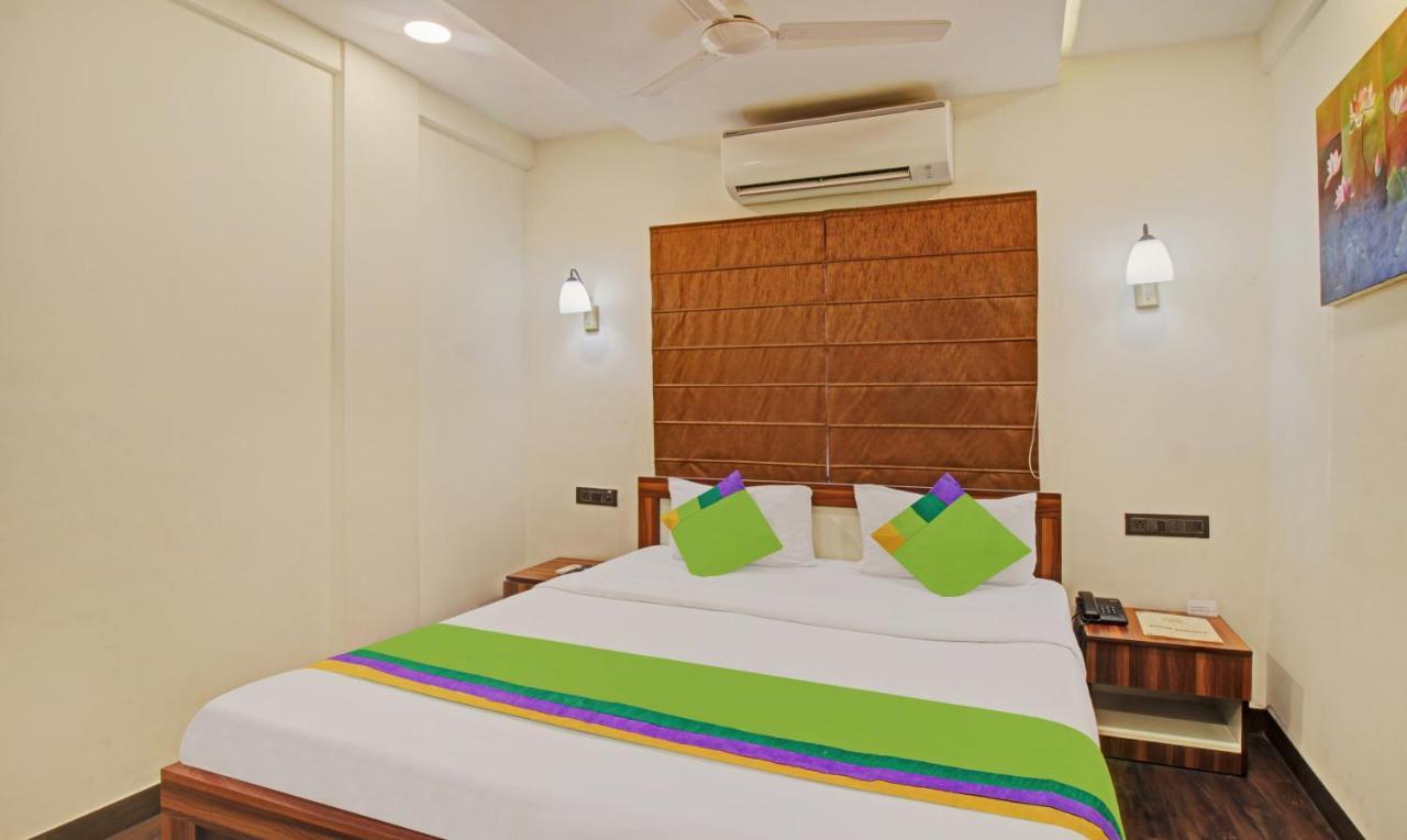 Treebo The Boss Hotel Rāipur Exterior foto