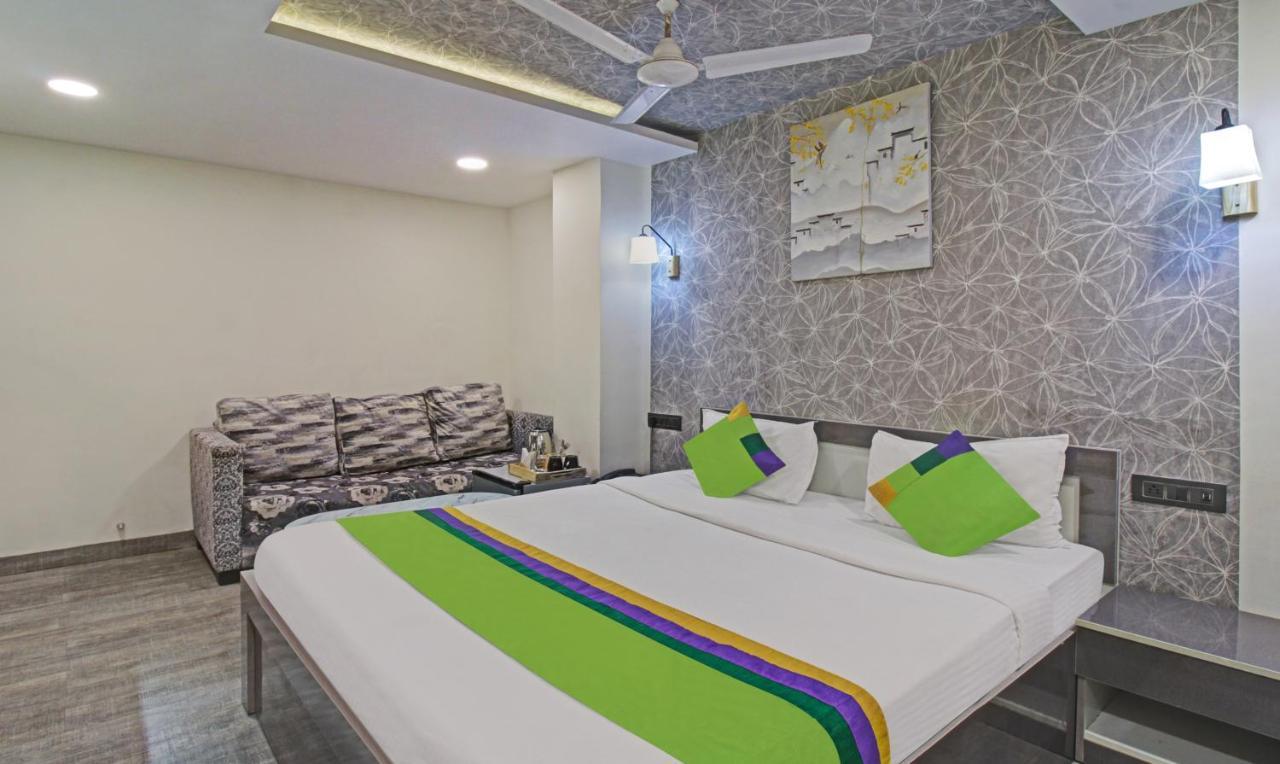 Treebo The Boss Hotel Rāipur Exterior foto